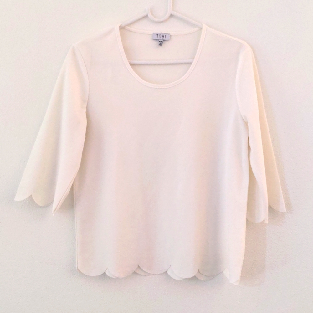 Tobi Scalloped White Top Medium